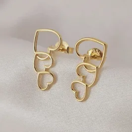 Brinco 3 corações vazados banhados a ouro