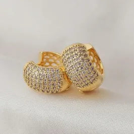 Brinco microzirconia cravejada banhada a ouro