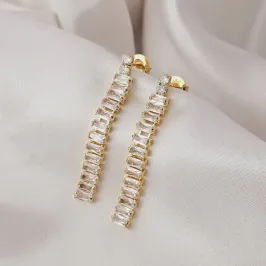 Brinco fio de zirconias navetes penduradas banhada a ouro