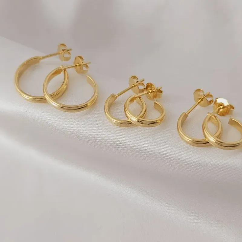 Trio de argola com meio elevado banhado a ouro