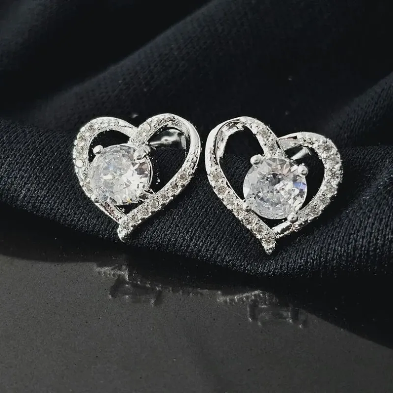 BRINCO CORAÇÃO COM PEDRA DE ZIRCONIA BP