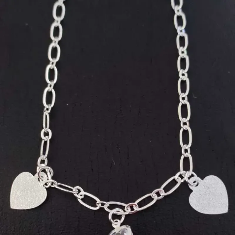 PULSEIRA ELO 1X1 PINGENTES CORAÇÃO TEXTURIZADO BP