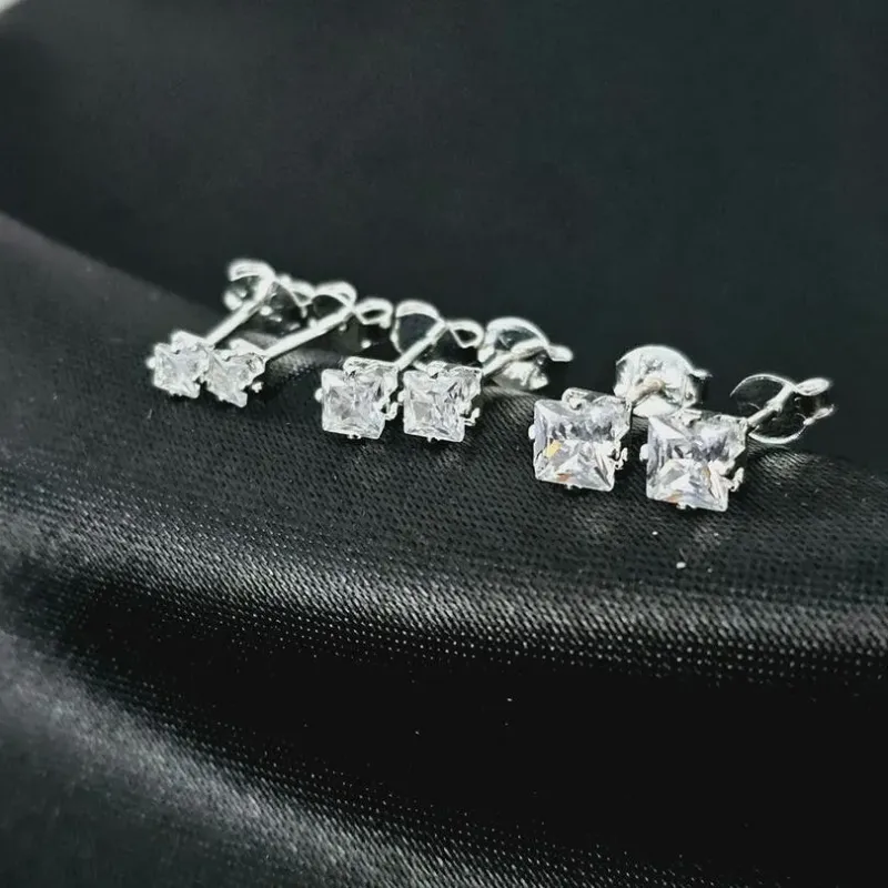Trio de brincos de zirconia quadrado banhado a prata