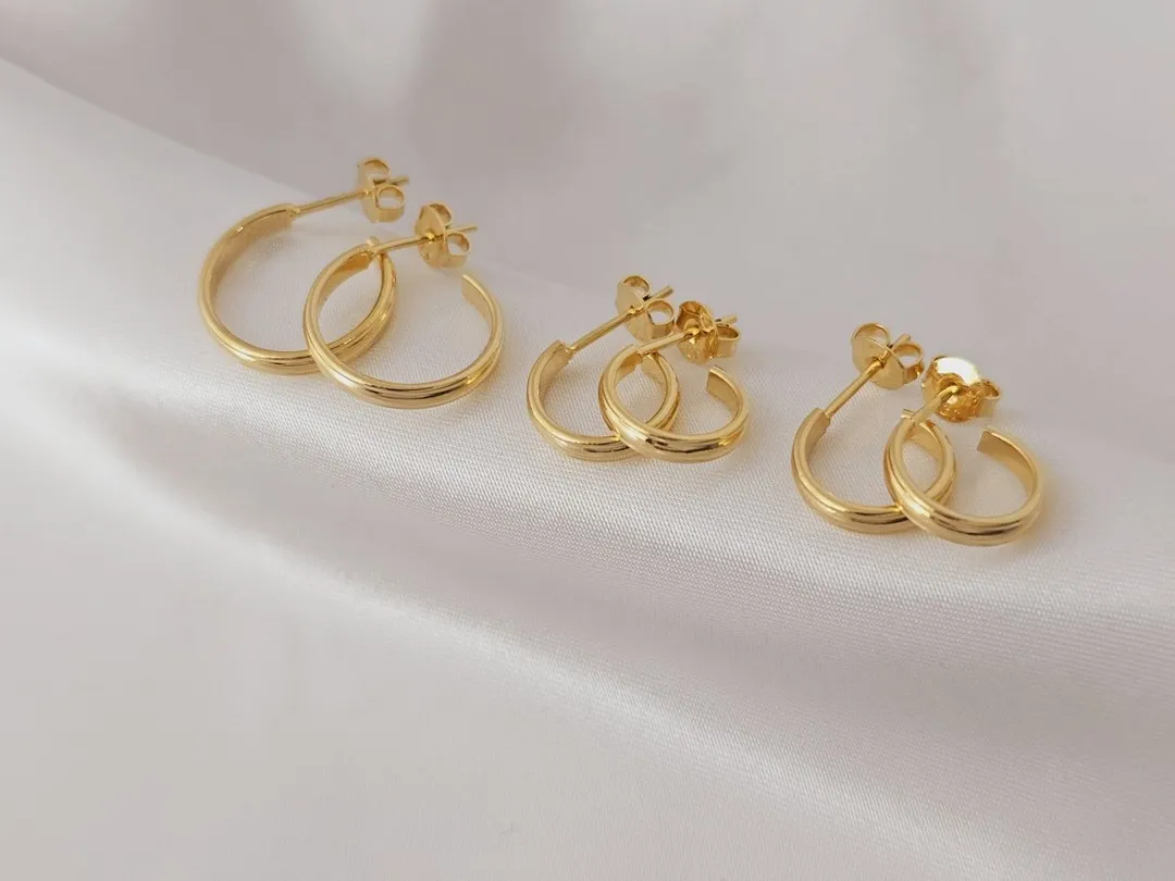 Trio de argola com meio elevado banhado a ouro
