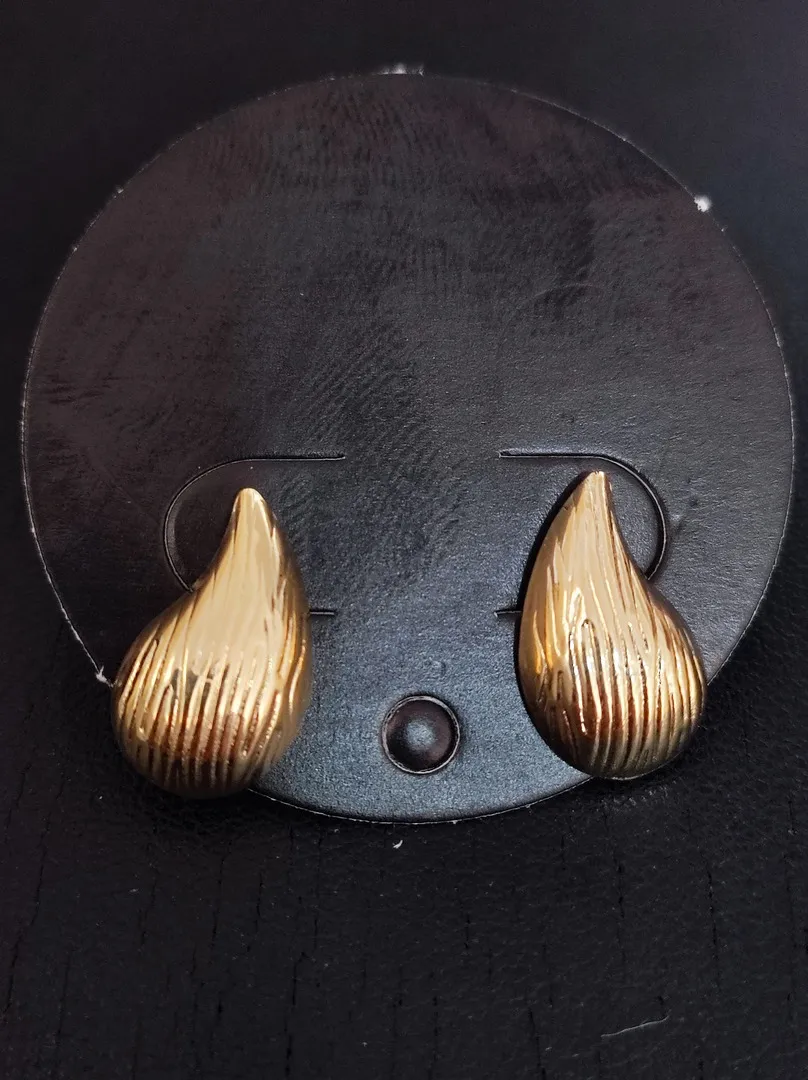 BRINCO CONCHA TEXTURIZADA 9X14mm BD