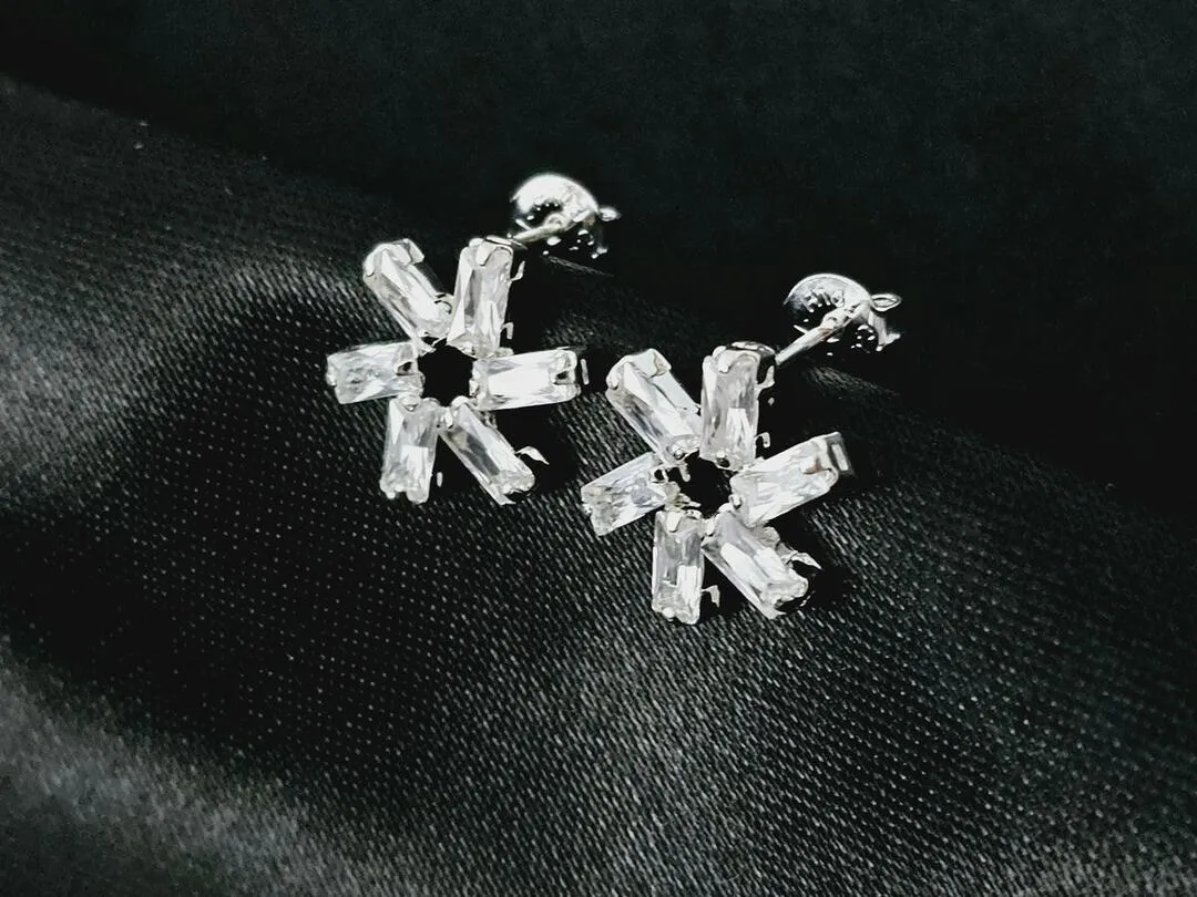 Brinco de flor de zirconia, banhado a prata
