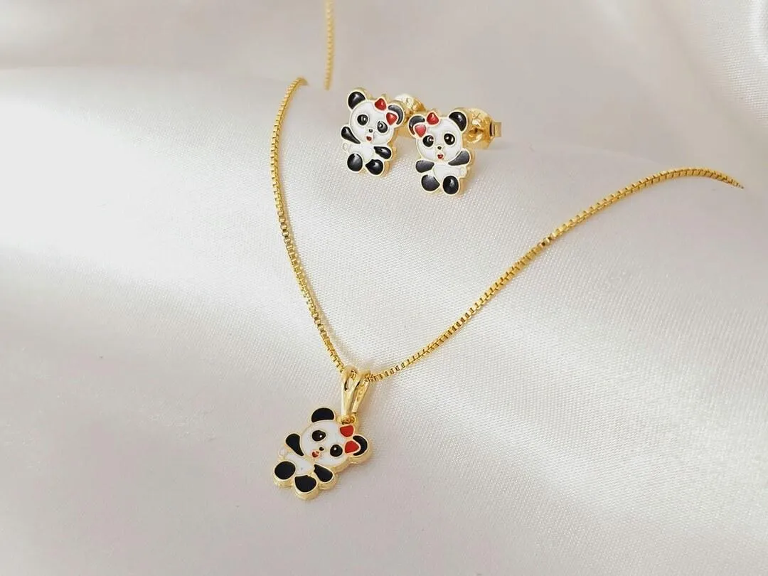 Conjunto Infantil Ursinho Panda, banhado a ouro, pingente medindo 1,2x0,9cm, brinco medindo 1,0x0,8cm